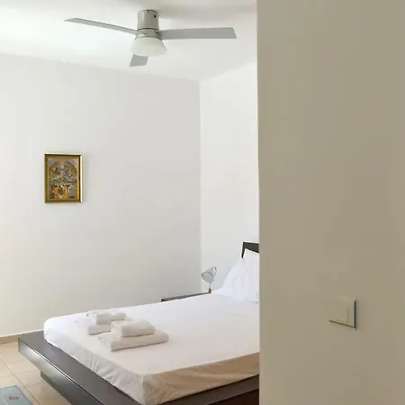 Aeolos A * Liaropá